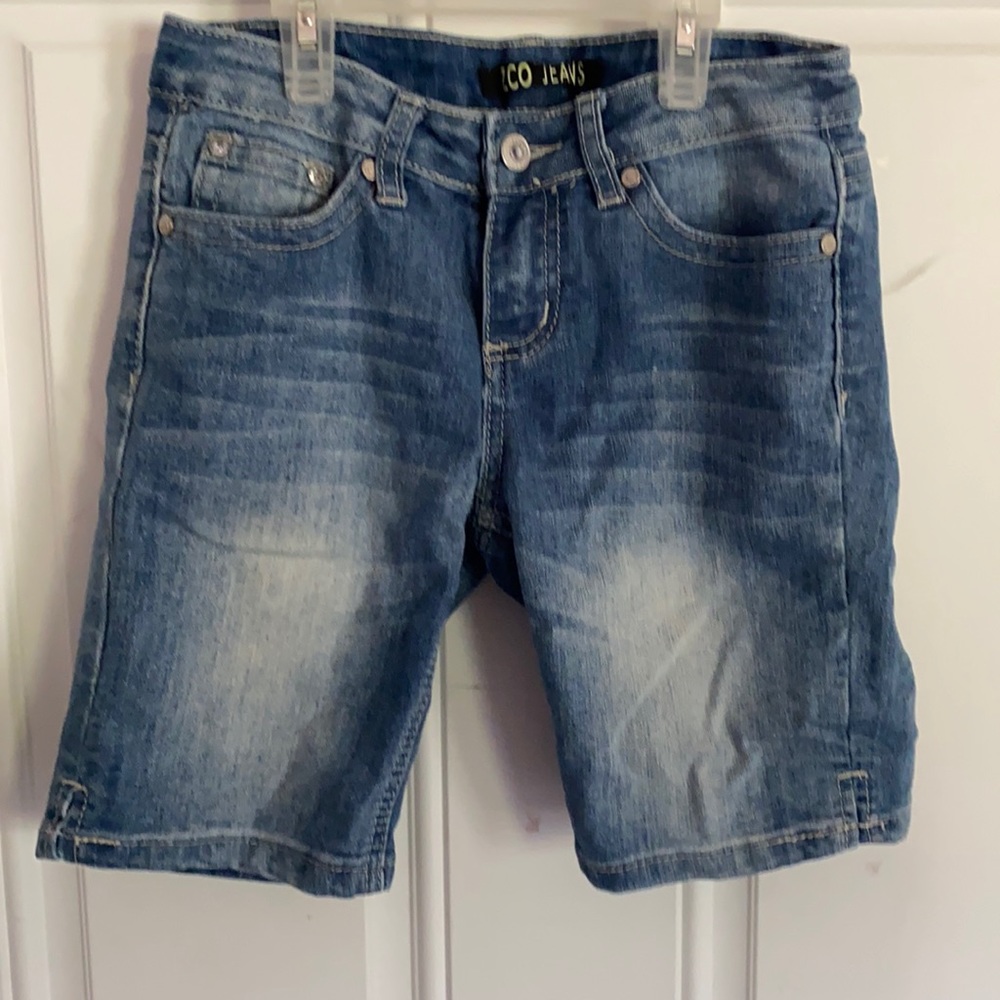 Super cute 🥰 girls size 10 shorts